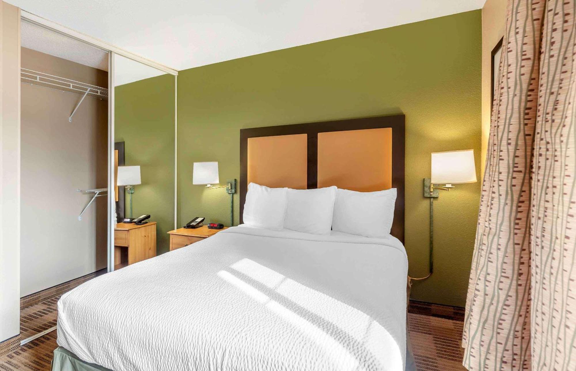 Extended Stay America Select Suites - Chicago - Westmont - Oak Brook Esterno foto