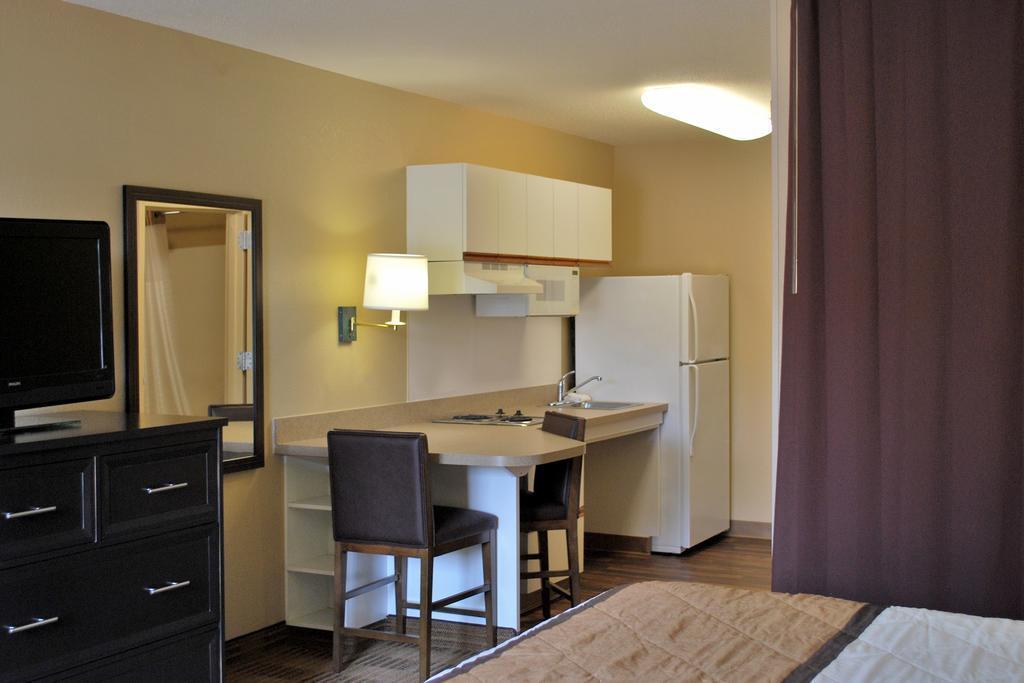 Extended Stay America Select Suites - Chicago - Westmont - Oak Brook Esterno foto