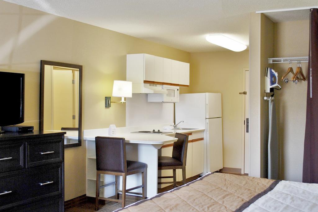 Extended Stay America Select Suites - Chicago - Westmont - Oak Brook Esterno foto