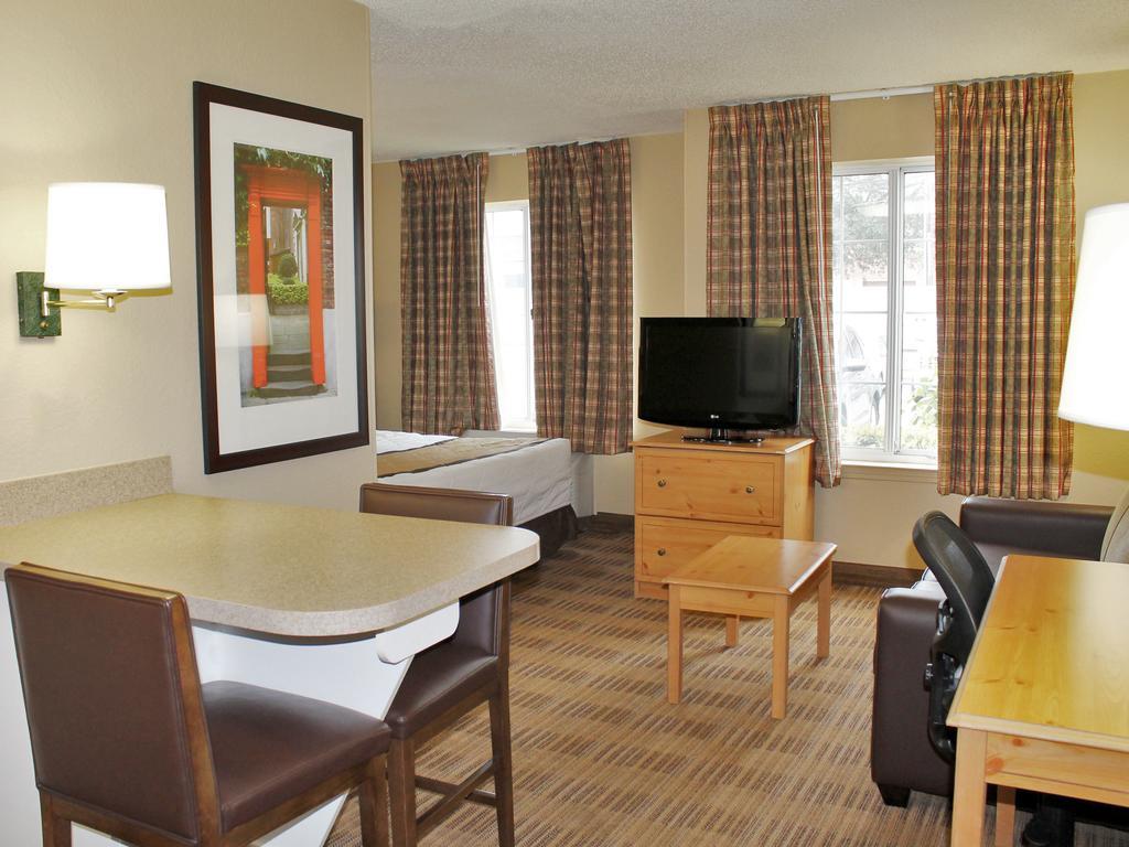 Extended Stay America Select Suites - Chicago - Westmont - Oak Brook Esterno foto